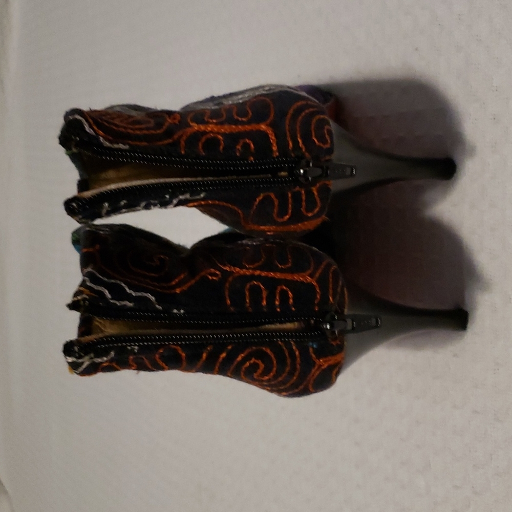 Hand embroidered Scarlet funky platform booties - Picture 6 of 8